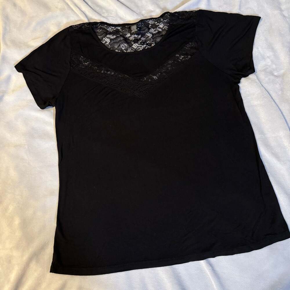 Torrid Black Short Sleeve Lace Trim Yoke T-Shirt Sz 1
